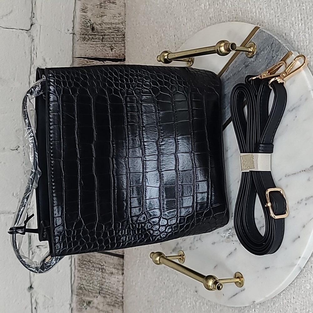 All of the Above AOTA Elena Croc Embossed Vegan Leather Bucket Bag Black - NWT - Picture 9 of 17